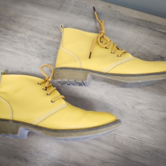 Yellow Leather Lace-Up Desert Boots - Picture 5 of 6
